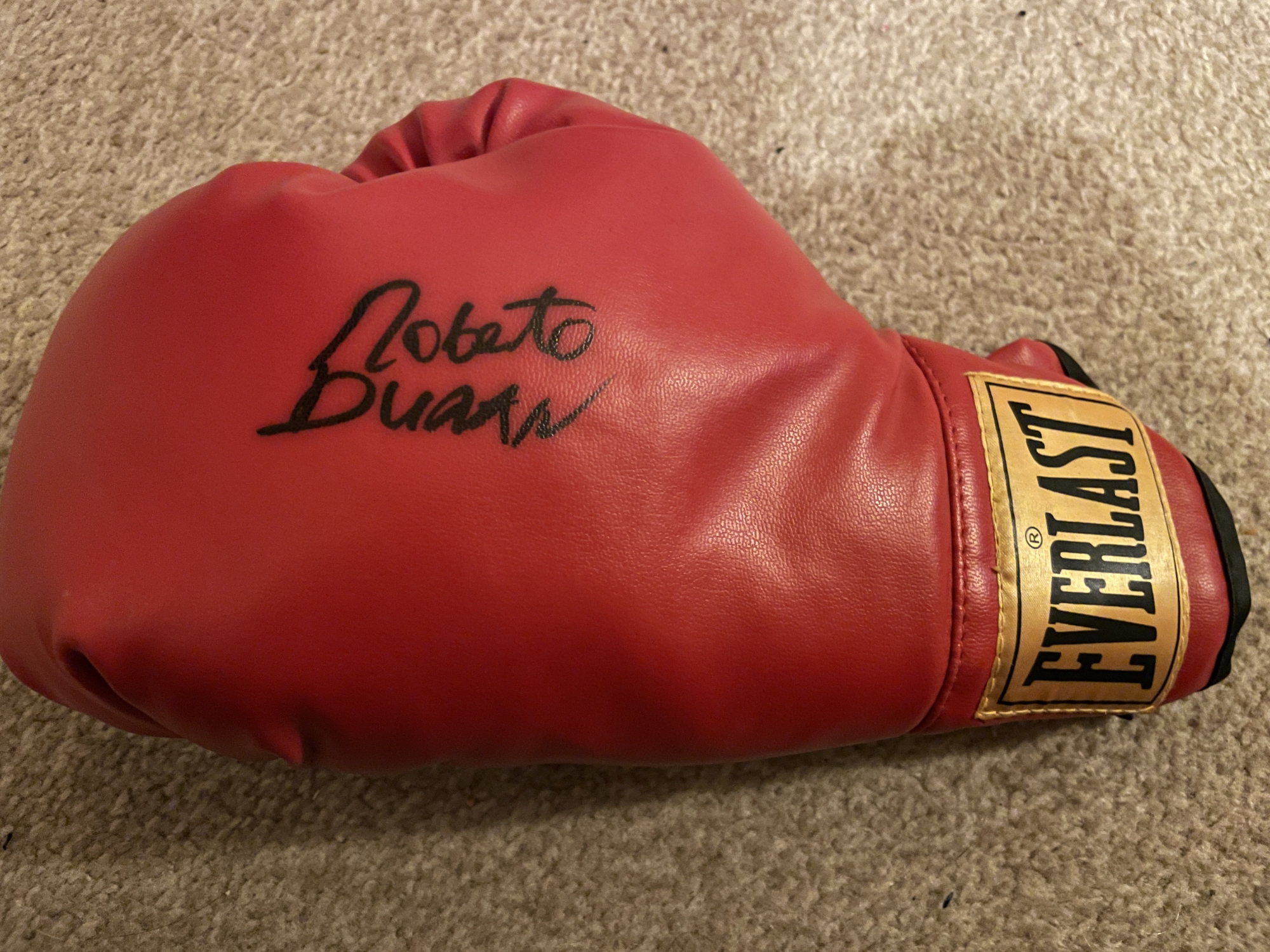 Signed Robert Duran Boxing Glove